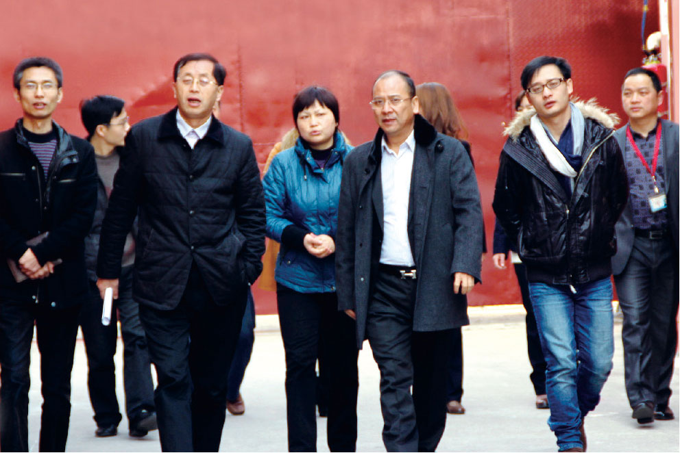 上海市松江区叶榭镇党委书记顾根华率团莅临成人免费看片APP调研考察